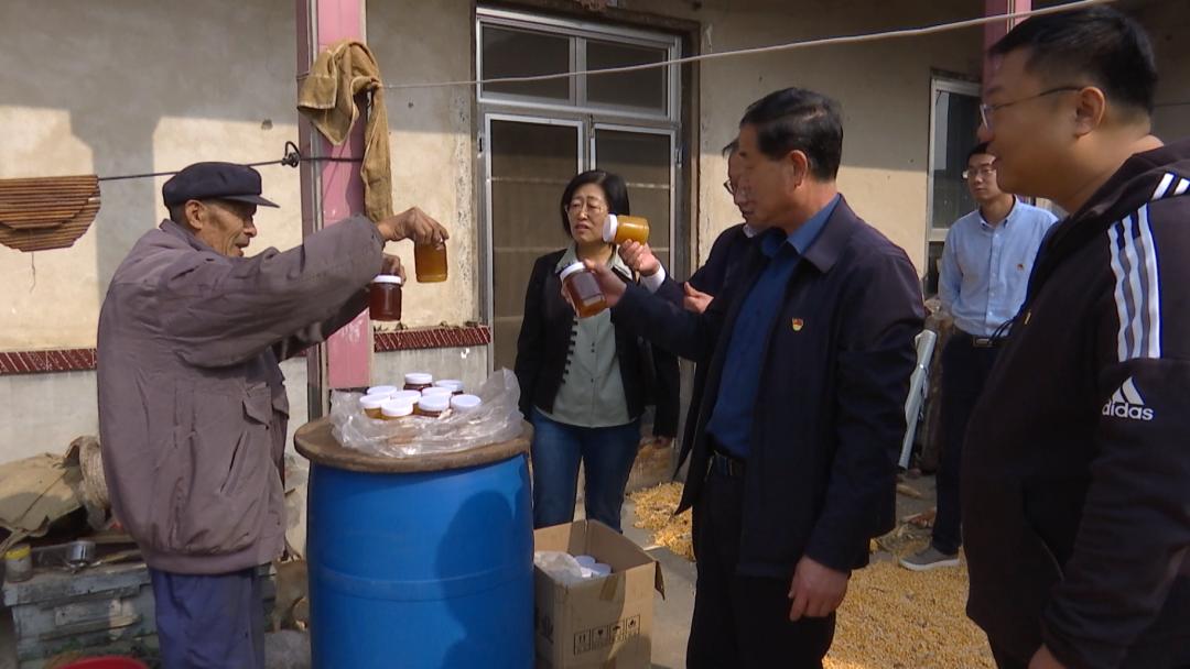 华硕三联屏，打造极致视觉体验的未来科技