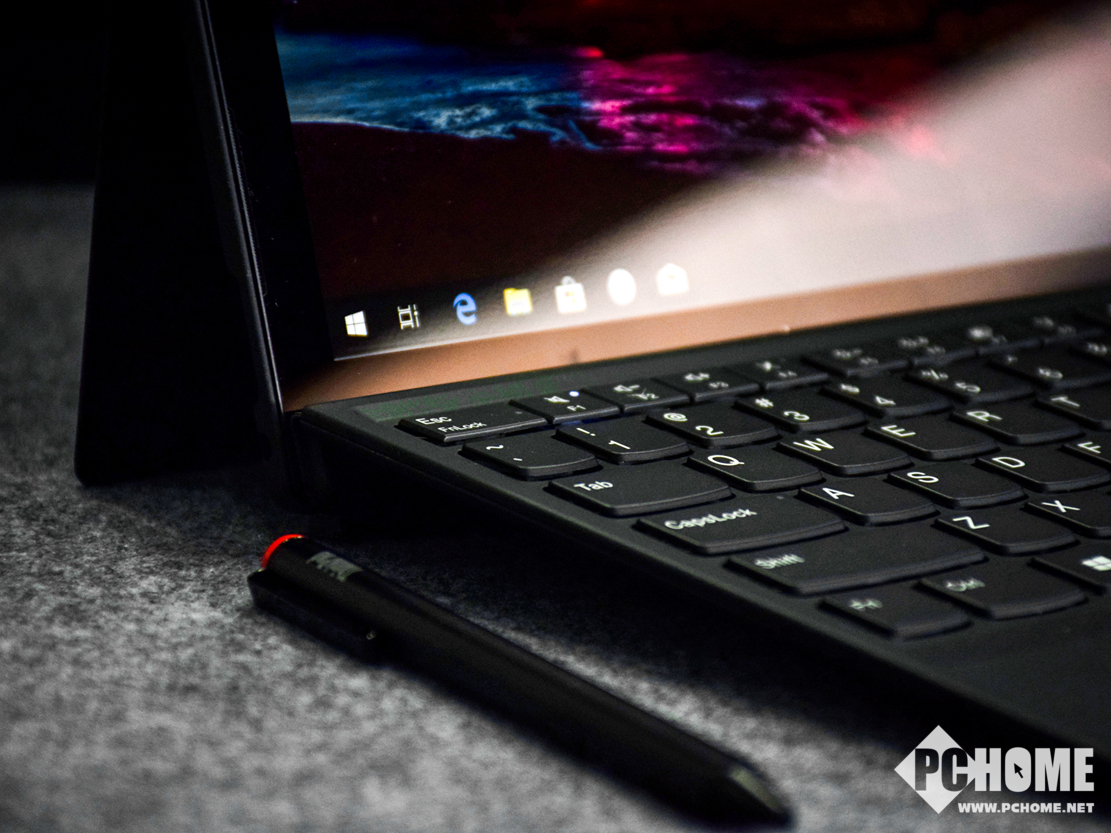 联想ThinkPad R40，经典商务之选，重塑职场高效体验