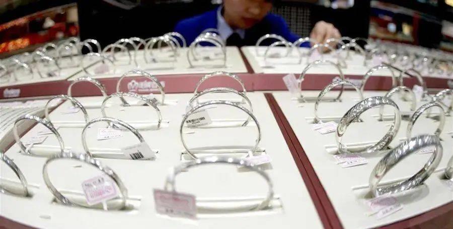 黄金价格，金价实时价格的波动与影响分析
